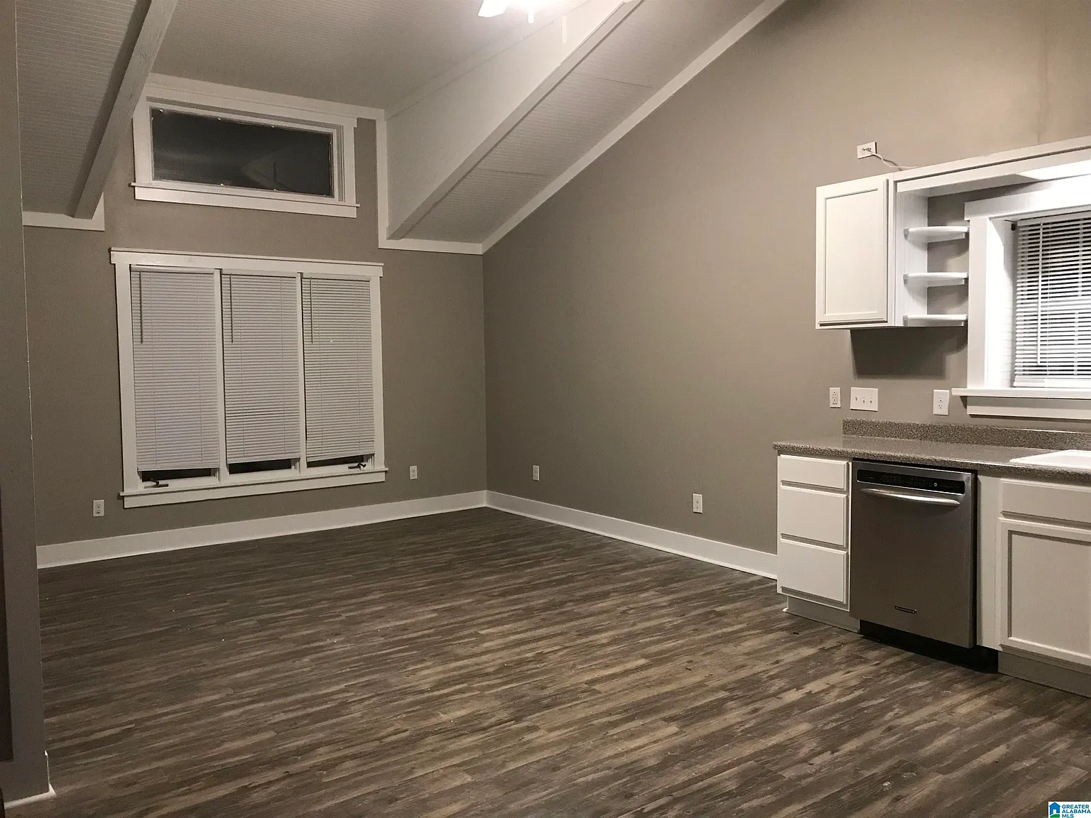 3 bed, 2.0 bath, 1140 sqft, $1,450 — Photo 4