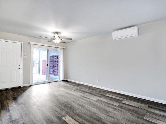 4th image of 2118 Edgehill Dr APT 208