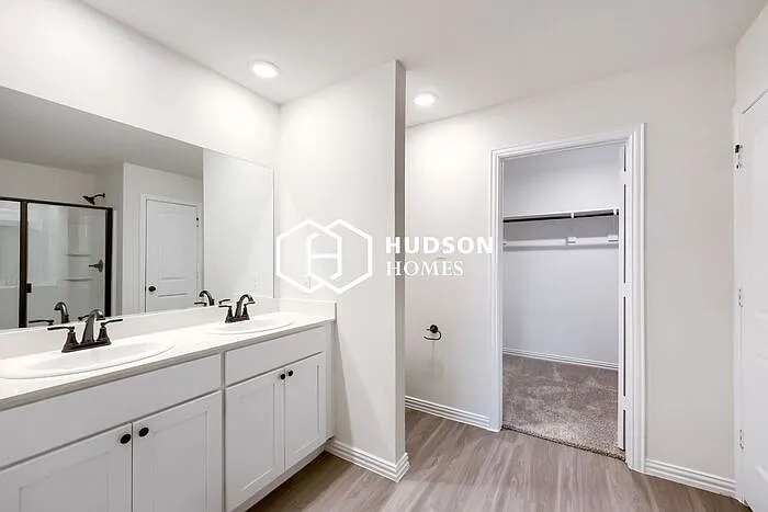 426 Rose Ave — Photo 9