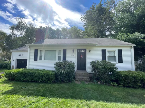 370 Wallis Rd, Rye, NH 03870