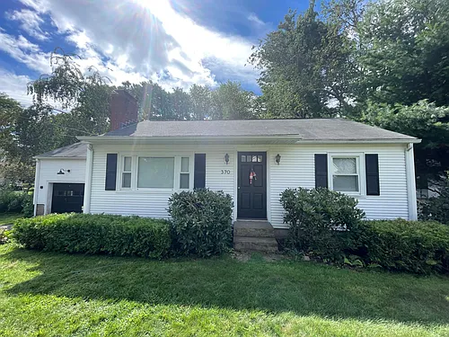 370 Wallis Rd Photo 1