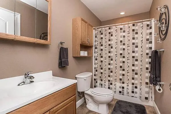 261 Aaron Ln — Photo 9
