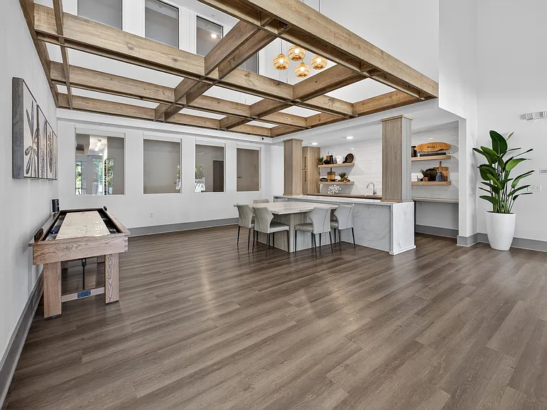 Fox Pointe — Photo 16