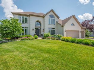 931 Harbor Town Ct, Geneva, IL 60134