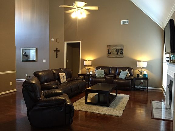 4th image of 862 McAllister Dr
