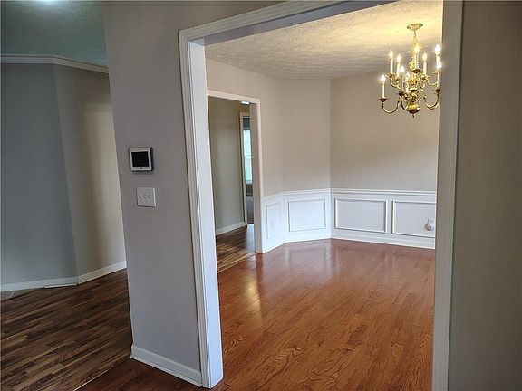 5th image of 970 Charles Hall Dr