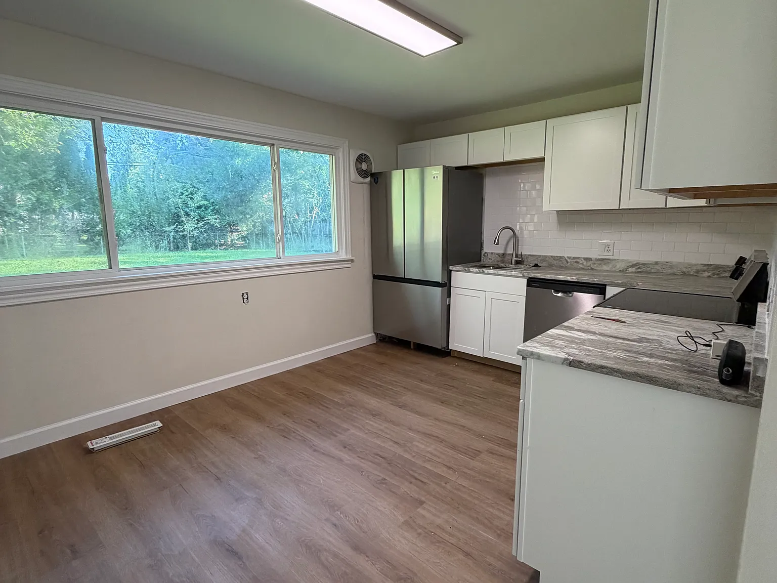 4 bed, 1270 sqft, $2,300 — Photo 2