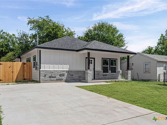 3rd image of 217 Spindletop St