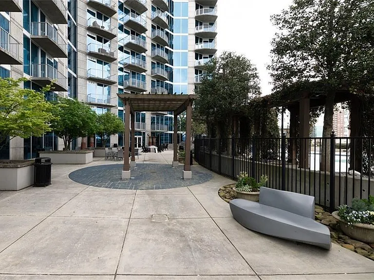 400 W Peachtree St NW #3511 — Photo 24