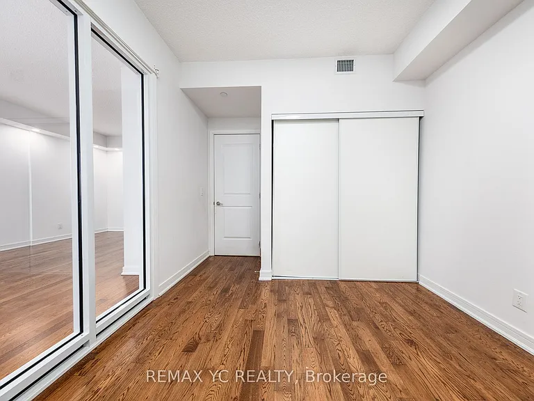9191 Yonge St #201 — Photo 19