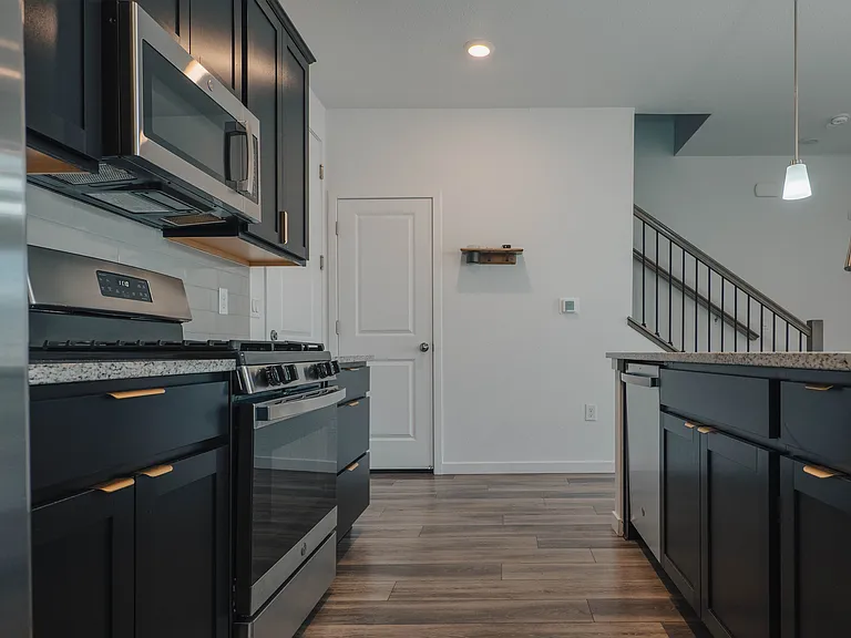 7337 W Asbury Dr — Photo 9
