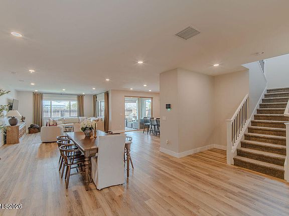 4th image of 368 Porter Peak Dr