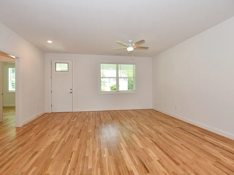 1739 Crest Rd — Photo 1