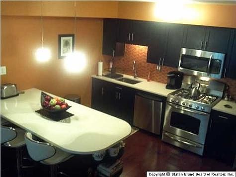 3rd image of 90 Lovell Ave