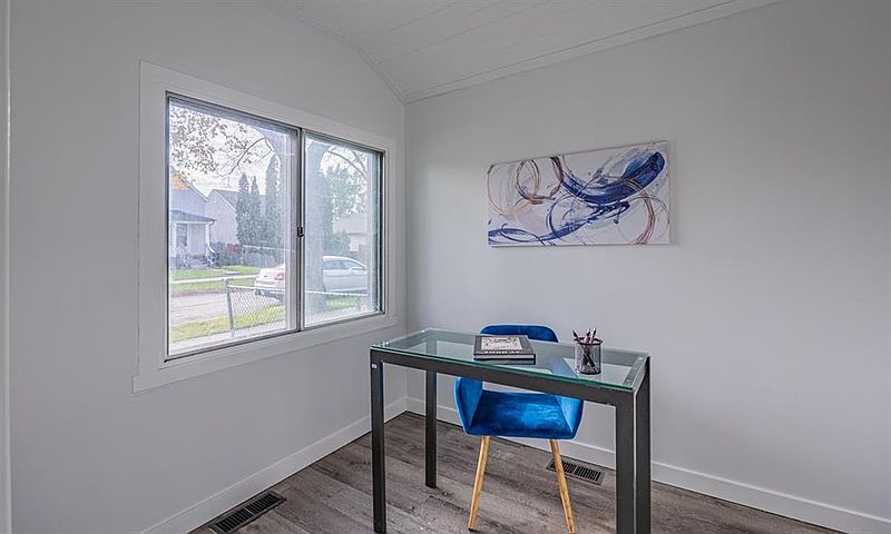 Winnipeg Apartment for rent - 3 Bedrooms — photo 8