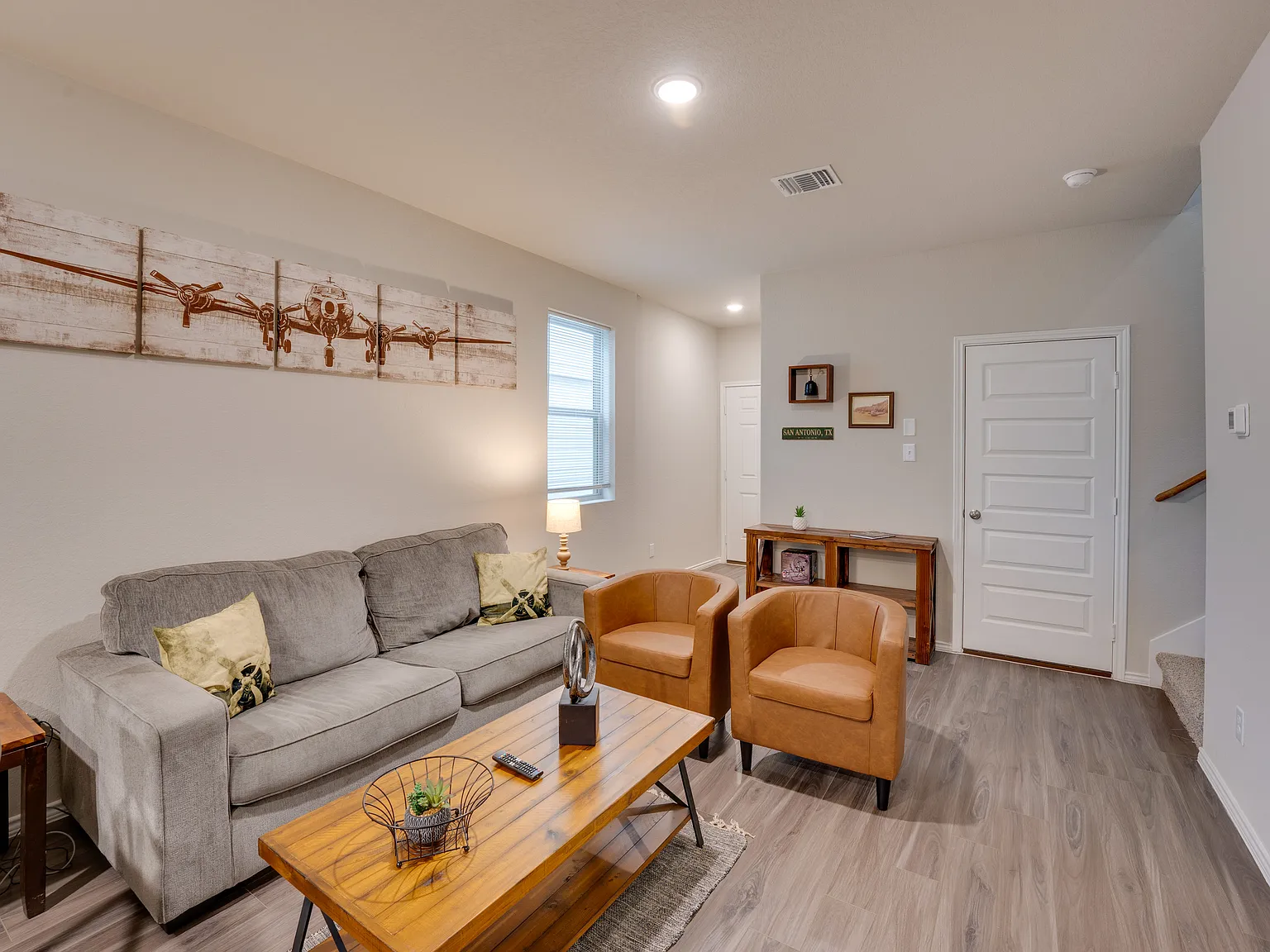4 bed, 2.5 bath, 1640 sqft, $2,950 — Photo 4