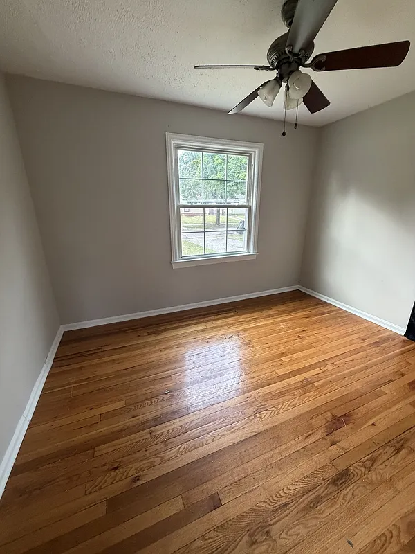 3 bed, 1.0 bath, 987 sqft, $1,500 — Photo 3