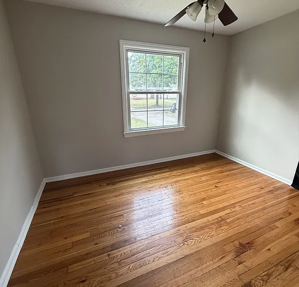 16910 Lotus Dr — Photo 3