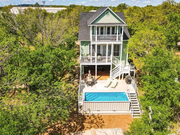1943 Glen Cove Dr, Kingsland, TX 78639