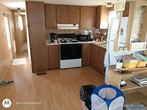 5th image of 214 Tiel Ave