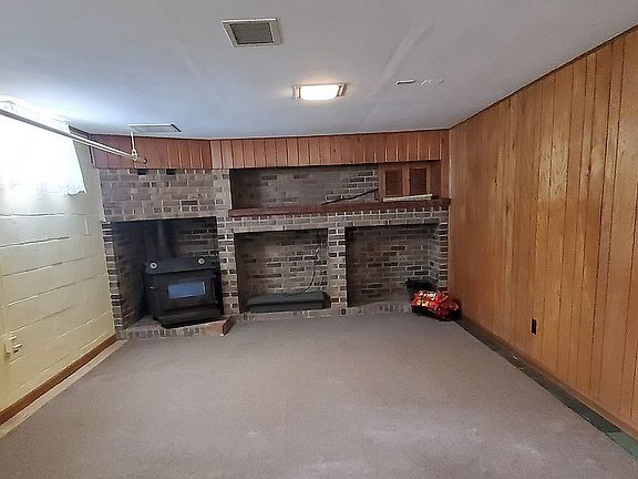 5th image of 550 Glenrose Ln