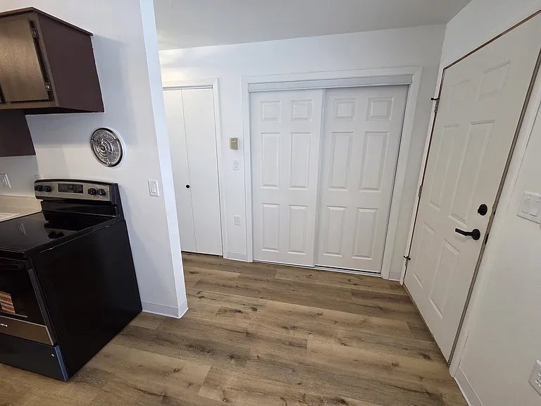 300 Dewey St #5 — Photo 3