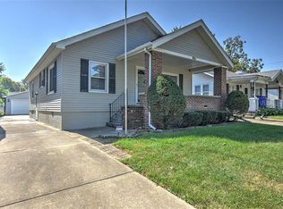 851 W Waggoner St, Decatur, IL 62526