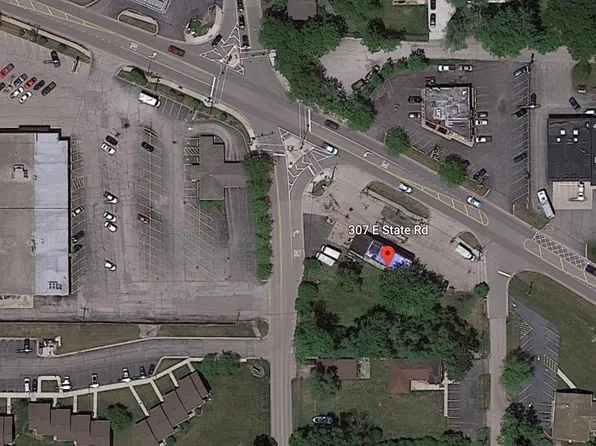 307 E State Rd, Island Lake, IL 60042