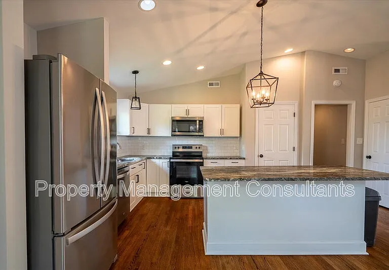 805 Rison Ave NE — Photo 13