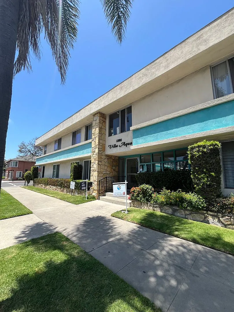 Ocean Blvd. 1 bedroom Condo — Photo 1