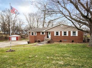 801 S 3rd St, Effingham, IL