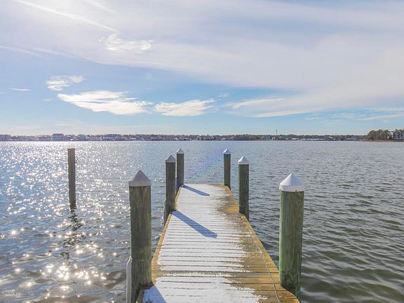 5th image of 225 S Shore Dr
