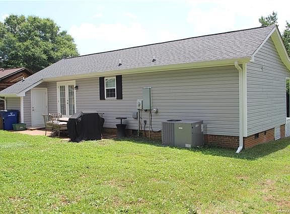 3rd image of 245 Shady Ln