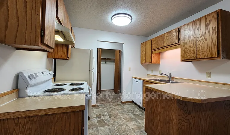 3402 15th Ave S #103 — Photo 5
