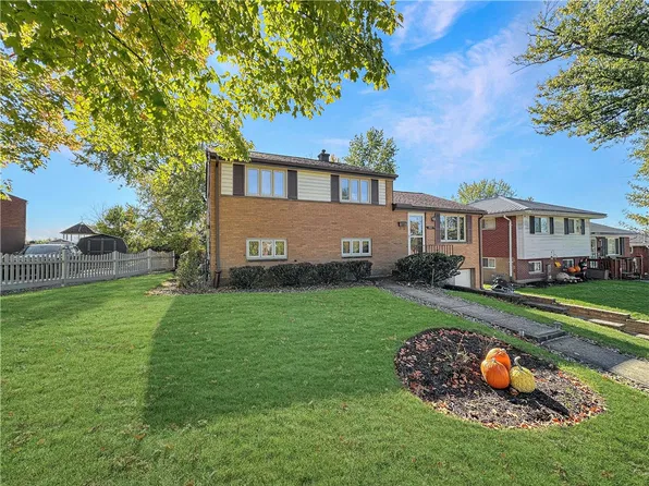 207 Shannon Heights Dr, Verona, PA 15147