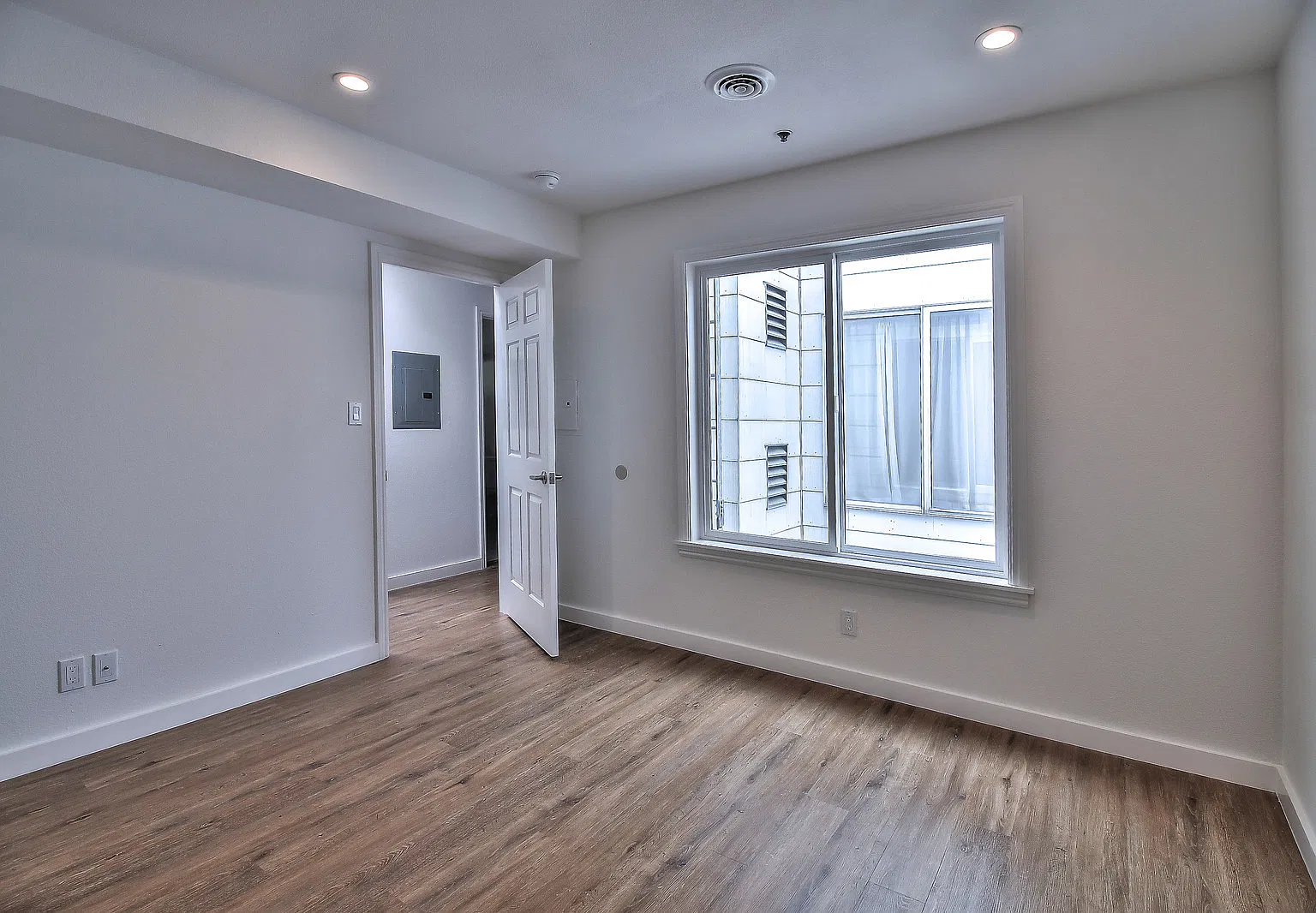 Irving 915-917 — Photo 4