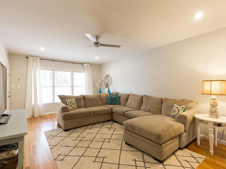 2091 Howell Mill Rd NW — Photo 5