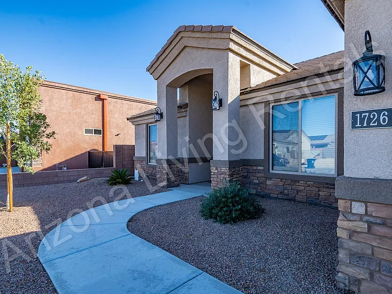 1726 E Aloe St — Photo 6