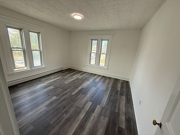5th image of 503 Hanover St Unit 2