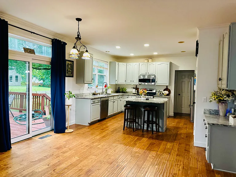 5273 Ivy Hill Dr — Photo 10