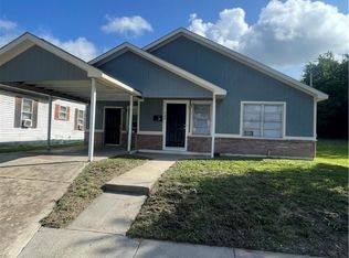 704 E 2nd St, Victoria, TX 77901