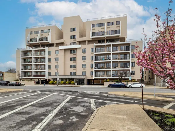 235 W Park Avenue #306, Long Beach, NY 11561