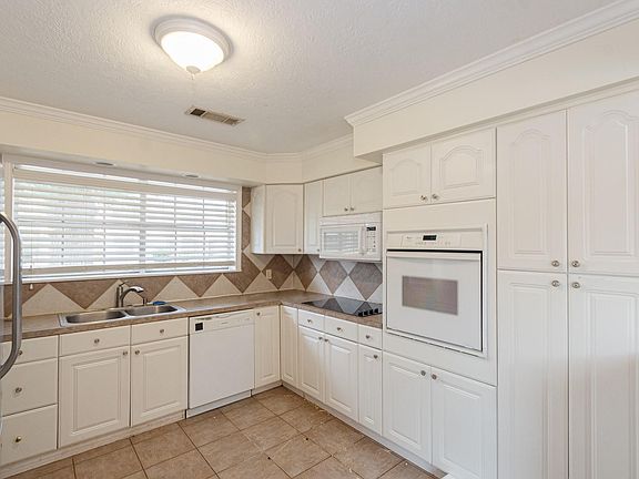 5th image of 2007 S Rayburn Ct