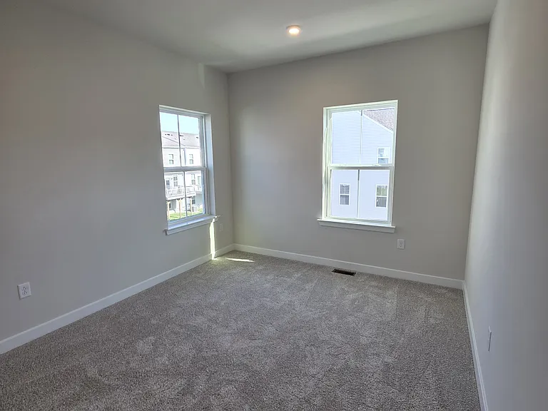 8 Weldon Way — Photo 26