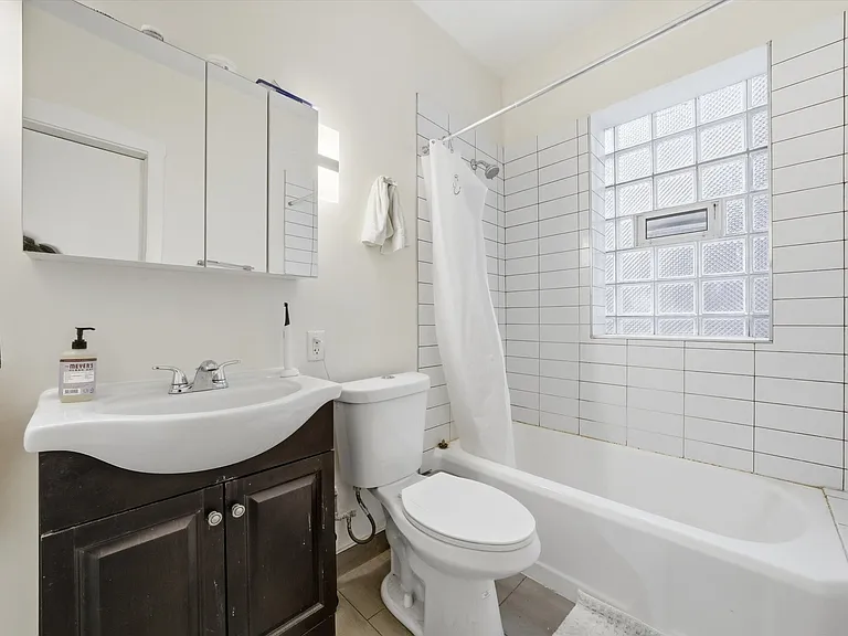 5210 S Ingleside Ave #2 — Photo 16