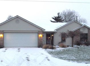 3023 Goeglein Rd, Fort Wayne, IN 46815