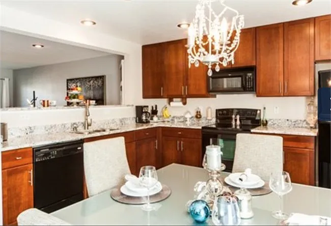 359 Montgomery Dr — Photo 4