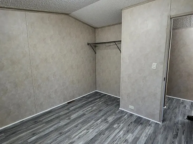 101 Stoney Creek Dr #15 — Photo 9