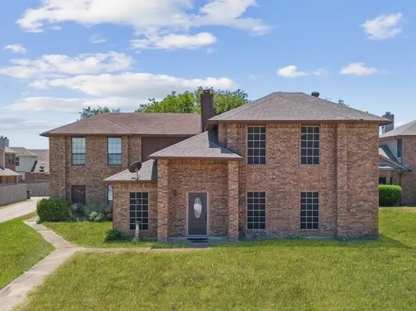 702 Crescent Dr, Desoto, TX 75115