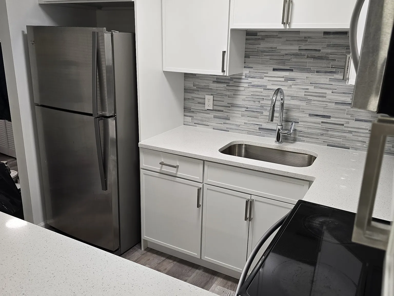 19 Plauderville Ave — Photo 3